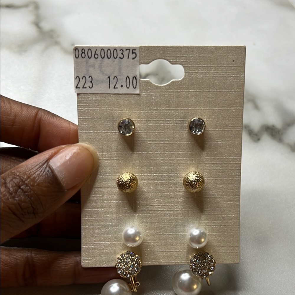Elegant Gold and Pearl Stud Earring Set